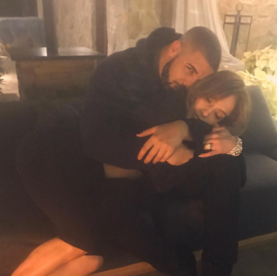 Does This Super Cuddly Photo Confirm Drake’s Romance with Jennifer Lopez?